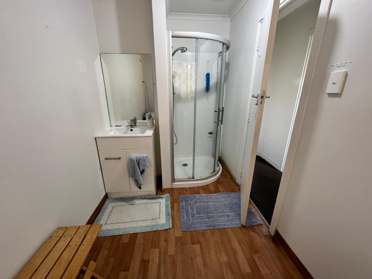 Single Room #1 Or #3 - Homestay Family Home - No Breakfast Hamilton Kültér fotó